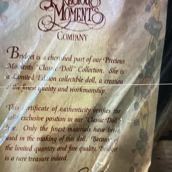 Bridget Classic Precious Moments - Picture 4 of 5